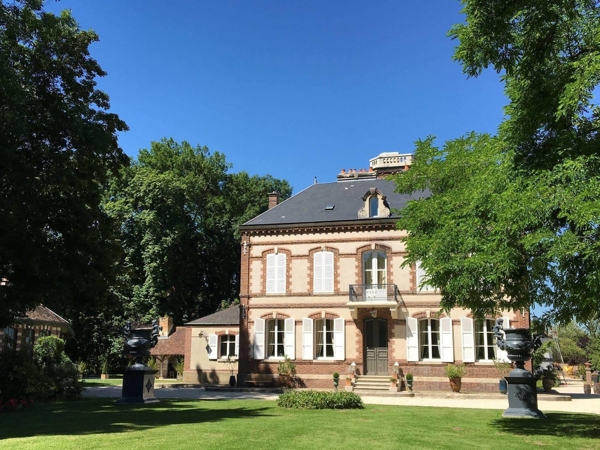 Chateau De Montabert Montaulin 外观 照片