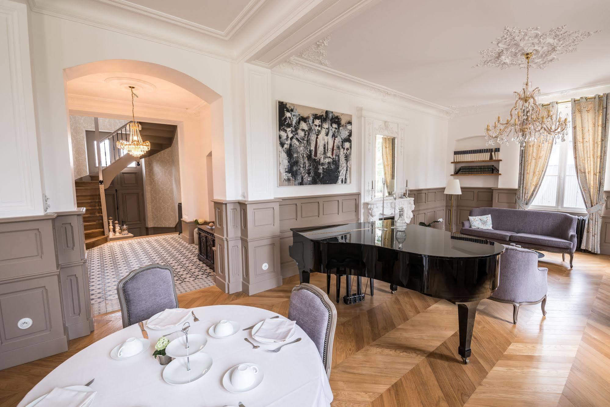 Chateau De Montabert Montaulin 外观 照片